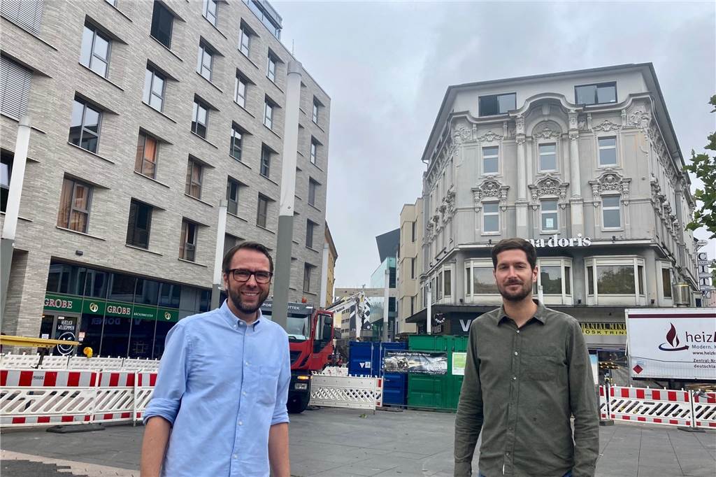 Verändert das Konzerthaus die Brückstraße? Anwohnerin: „Chance verpasst“ Christian Weyers (l.) und Jan Wittkamp kümmern sich als städtische Mitarbeiter um das Kreativquartier Brückviertel.