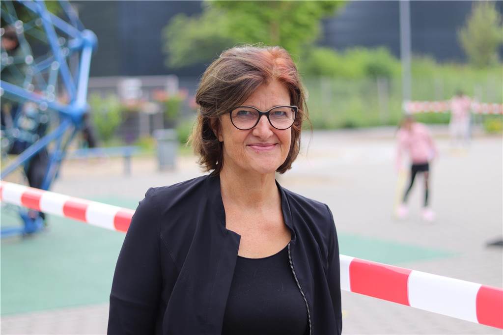 Kinder lesen schlecht: Schulleiterin findet NRW-Pläne keck und ungerecht Christiane Mika leitet die Dortmunder Libellen-Grundschule