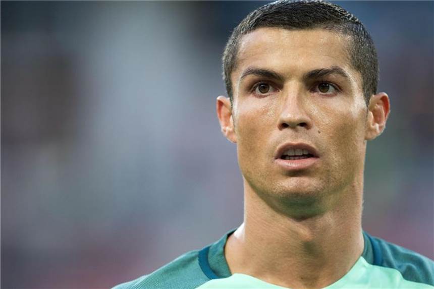 Ronaldo nimmt Training bei Juventus Turin auf Christiano Ronaldo nahm nach seinem Wechsel von Real Madrid zu Juventus Turin am Montag das Training auf. Foto: Marius Becker