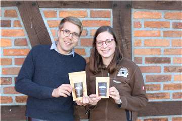 Christina und Christoph Selhorst vom gleichnamigen Hof in Herbern bauen Popcorn-Mais an. Das erste Kino in Deutschland setzt nun auf regionales Popcorn. Und das kommt einmalig aus dem Münsterland.