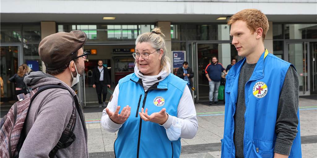 Krieg und Armut: In der Bahnhofsmission hat man „Angst vor dem Winter“ Christina Wittler und Jonas von der Bahnhofsmission gaben einen Einblick in ihren Alltag