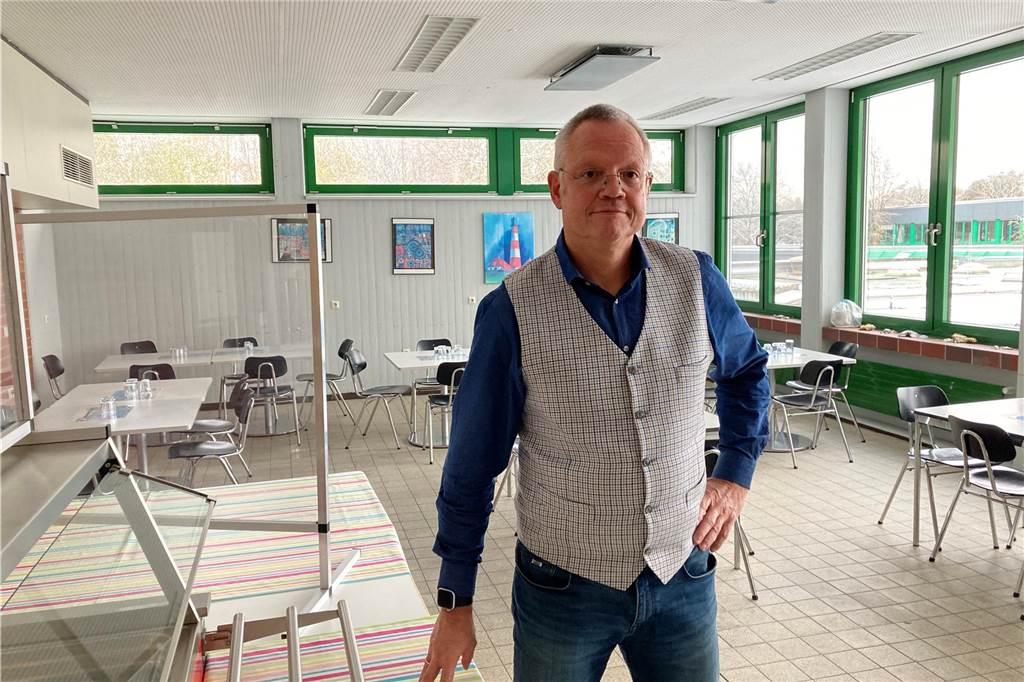 Mensa-Frust am Goethe-Gymnasium: „Wer Eliten will, muss Eliten fördern“ Christof Nattkemper, Schulleiter am Goethe-Gymnasium, ärgert sich, dass sich rund um die Mensa-Situation an seiner Schule seit Jahren nichts tut.