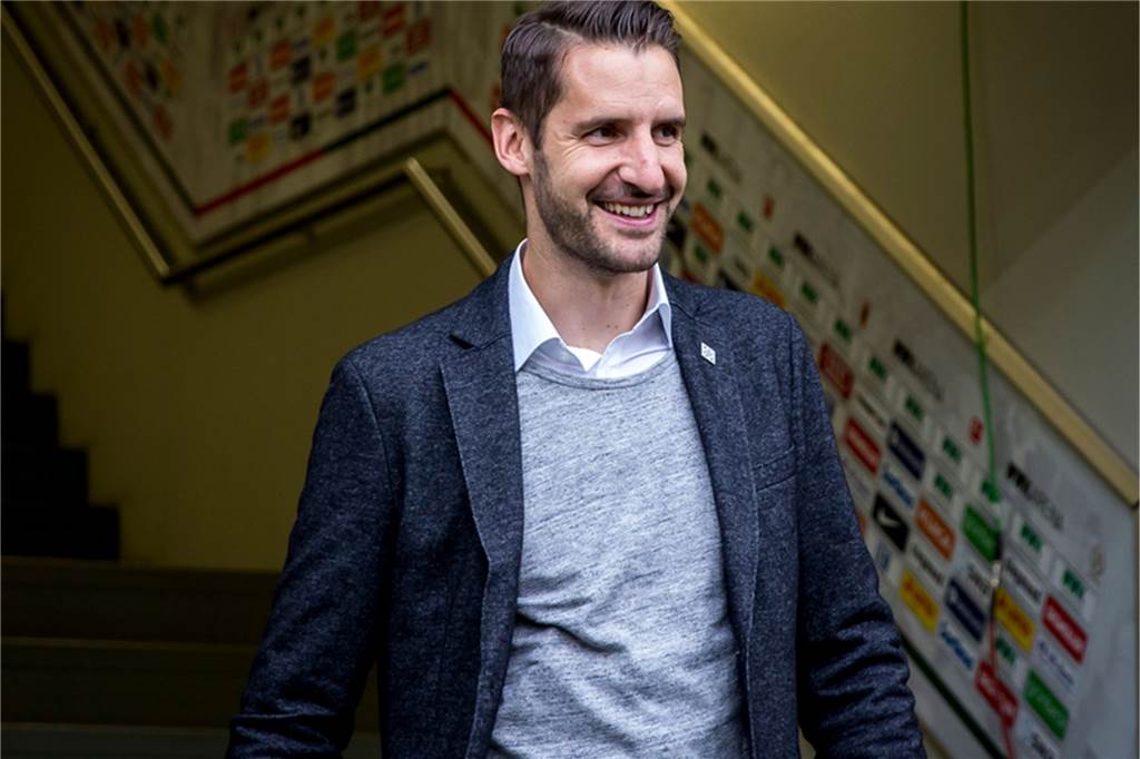 Von der SG Massen in die Europa League: Christofer Heimeroth drückt heute wieder die „Schulbank“ Christofer Heimeroth ist heute Team-Manager bei Borussia Mönchengladbach.