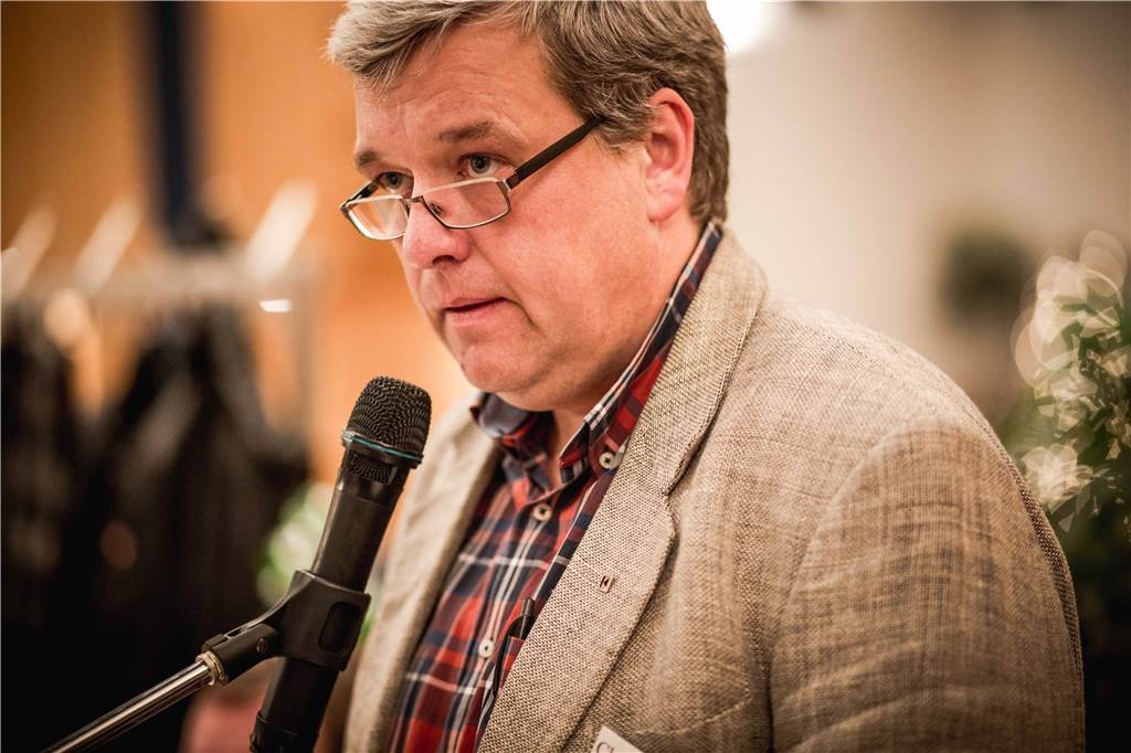 Schließt Stadthotel nun früher? Kolpingverein sucht neuen Pächter zu sofort Christoph Böckenbrink ist Mitglied des Kolpinghaus-Vereins, der sich um das Kolpinghaus samt Stadthotel und Restaurant als Verpächter kümmert.