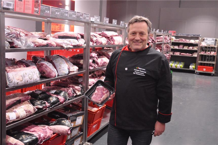 Grillen braucht Zeit und Leidenschaft für das Fleisch Christoph Grabowski leitet die Fleischabteilung des Lebensmittel-Großhändlers Niggemann in Bochum, der Restaurants mit frischen Waren aus aller Welt beliefert.