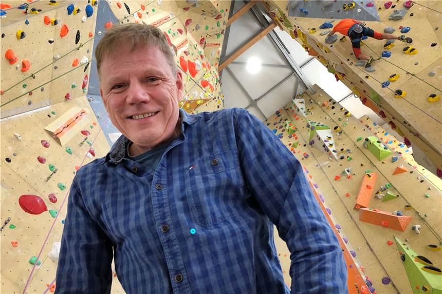 Klettern macht glücklich: So funktioniert der Stressabbau im Kletter-Bergwerk Christoph Knieper ist selbst ein Kletterer und der Chef im Bergwerk. Für ihn ist das Klettern eine gute Methode für den Stressabbau.