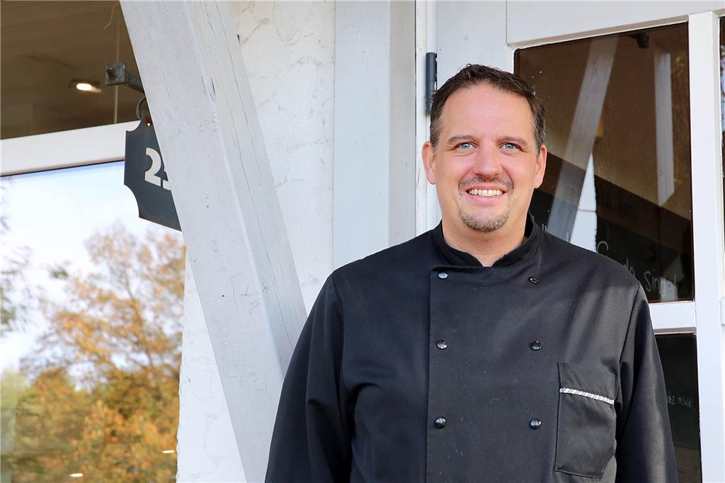 Gastronomen in Haltern in Sorge: „Wir können nicht mehr alles stemmen“ Christoph Peters steht vor seinem Restaurant Peters Bauernstuben.