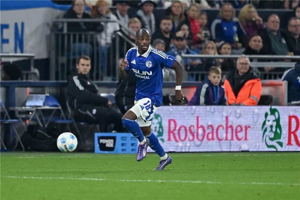 Van Wonderen hat auch die U 23 im Visier: Christopher Antwi-Adjei hat nach seinen Oberschenkelproblemen mit dem Lauftraining begonnen.