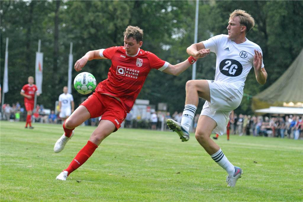 Eintracht-Pokal startet am Donnerstag Christopher Behrendt (l.) und Eintracht Ahaus steigen am Freitag ins Turnier ein.