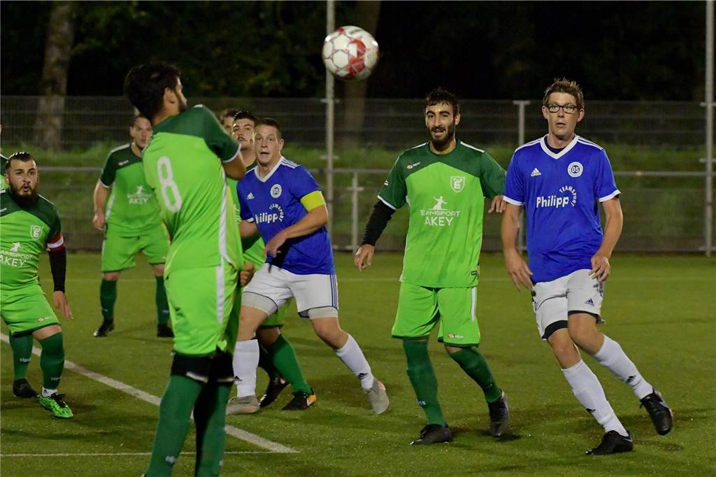 Auch im Pokal torhungrig: BV Lünen gewinnt wieder deutlich Christopher Drews (r.) gehörte zu den Torschützen seiner Mannschaft.