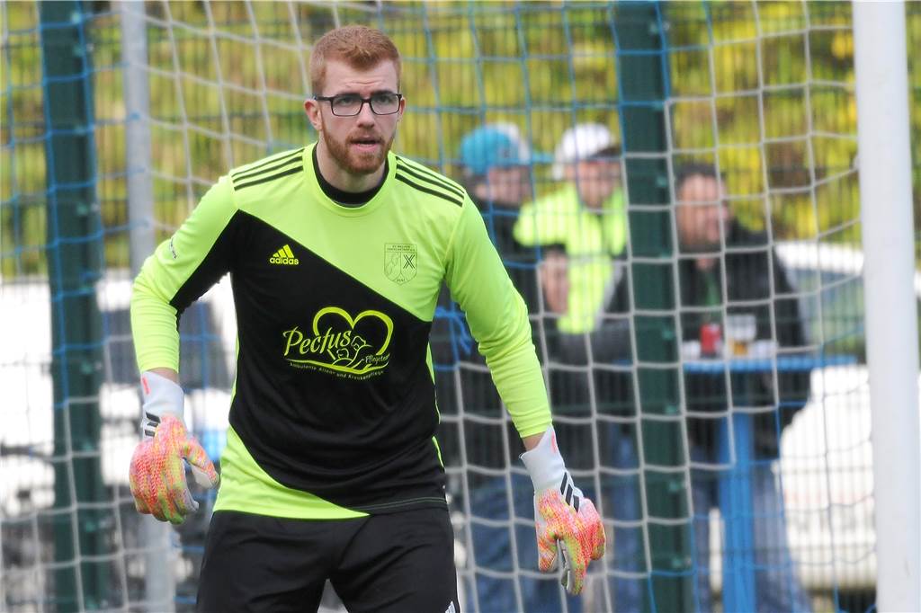Elfmeterheld und Siegtorschütze: Ebeling und Schröter retten Wacker Obercastrop Christopher Ebeling hielt Wacker mit einem gehaltenen Elfmeter im Spiel.