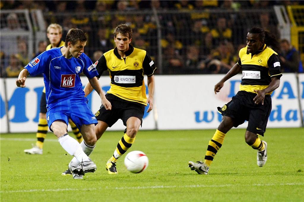 Historischer Tag für Castrop-Rauxel: Zwei Fußballer stehen in Bundesliga-Start-Elf Christopher Nöthe (Mitte) im Spiel gegen den VfL Bochum.