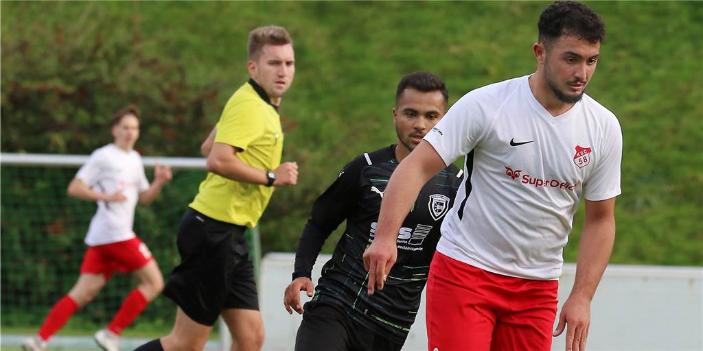 Ex-Kirchhörder Cihan Ulusoy hat einen neuen Klub: „Klares Ziel ist der Aufstieg“ Cihan Ulusoy (r.) spielt sich mit wenig Worten und viel Können in den Fokus.