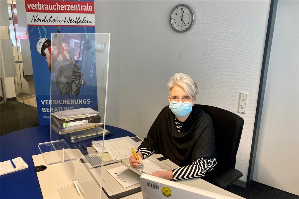 Energiepreis-Schock: „Wir befürchten, dass der Hauptansturm noch kommt“, sagt die Beraterin Claudia Kurz in ihrem Beratungsbüro im Reinoldihaus.