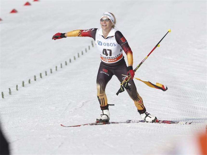 Nystad in Oslo wie eine Siegerin gefeiert Claudia Nystad wird beim letzten Zieleinlauf ihrer Karriere auch als Letzte bejubelt. Foto: Terje Bendiksby