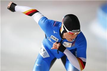 Claudia Pechstein in Aktion bei den Mehrkampf-Weltmeisterschaften der Eisschnellläufer. Foto: Peter Dejong