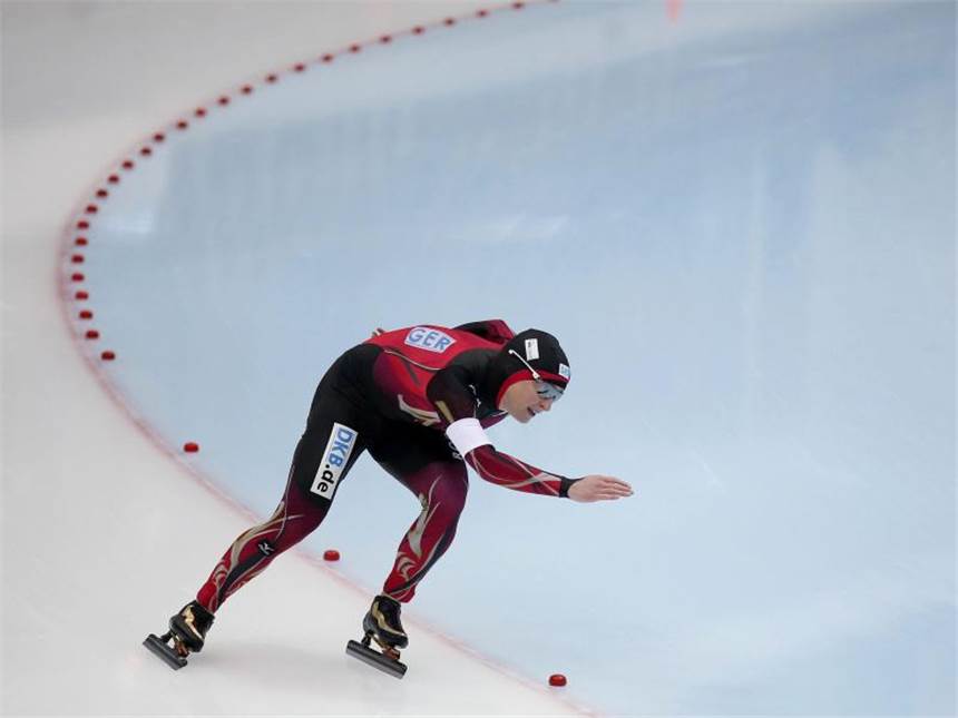 Pechstein Vierte - Auch Beckert verpasst WM-Podest Claudia Pechstein lief bei der WM über die 3000 Meter auf Platz vier. Foto: Sergei Ilnitsky