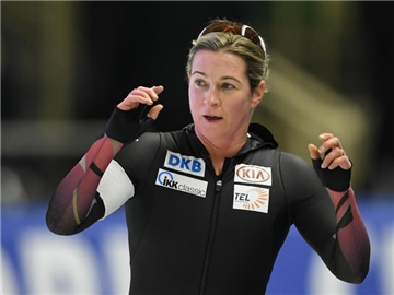 Claudia Pechstein nimmt in Gangneung an ihren 17. Eisschnelllauf-Weltmeisterschaft auf den Einzelstrecken teil. Foto: Soeren Stache