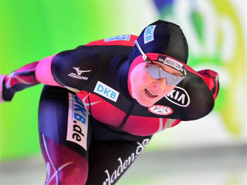Pechstein holt 25. Meistertitel - Seitenhieb nach Sieg Claudia Pechstein siegte in Inzell im Massenstartrennen. Foto: Martin Schutt