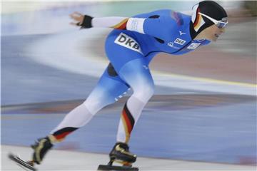 Claudia Pechstein startet beim Weltcup in Erfurt über die 3000 Meter. Foto: Rick Bowmer