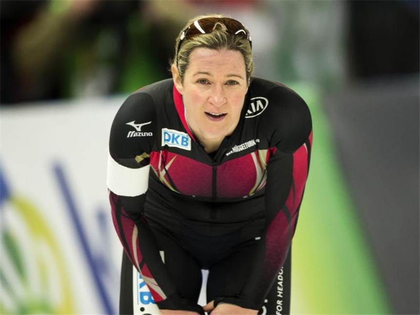 Kraus überrascht mit Platz fünf - Pechstein steigt auf Claudia Pechstein verbesserte in Harbin den Bahnrekord über die 3000 Meter. Foto: Soeren Stache