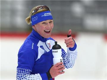 Claudia Pechstein wird bei der EM im kommenden Jahr von zwei Nachwuchs-Hoffnungen begleitet. Foto: Karl-Josef Hildenbrand