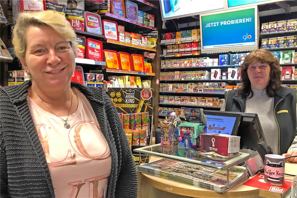 Kioskübergabe: Rita Busche geht in den Ruhestand, Tabakwaren Busche bleibt Claudia Siedlaczek ist die neue Inhaberin des Kiosks an der Dufkampstraße, der weiterhin den Namen seiner Gründerin trägt: „Tabakwaren Lotto Busche“.
