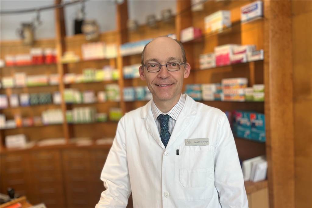 Apotheker Ehrensberger gibt Tipps gegen Karnevals-Kater: Kein Konterbier Claus Ehrensberger ist Sprecher der Apothekerschaft in Castrop-Rauxel in seiner Apotheke