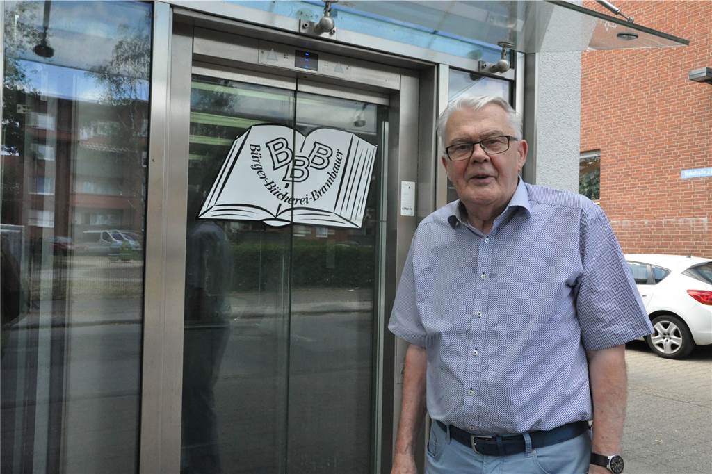 Claus-Peter Franek ist seit 23 Jahren aktiv in der Bürgerbücherei Brambauer und ist auch noch in anderen Vereinen ehrenamtlich aktiv.