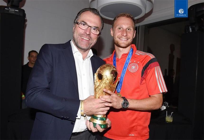 Clemens Tönnies (l.) feierte mit Benedikt Höwedes den vierten WM-Titel.
