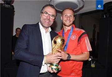 Clemens Tönnies (l.) feierte mit Benedikt Höwedes den vierten WM-Titel.
