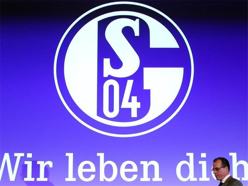 Schalke: Speziell für Trainer kein Verein der Kontinuität Clemens Tönnies will an Trainer Roberto Di Matteo festhalten. Foto: Friso Gentsch