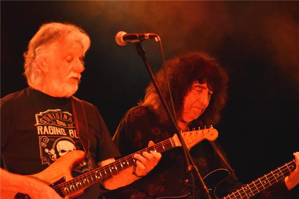 Fargo, Jane und Epitaph: Rocklegenden überzeugten im Heinz-Hilpert-Theater Cliff Jackson und Bernd Kolbe von der Dortmunder Band Epitaph gaben alles.