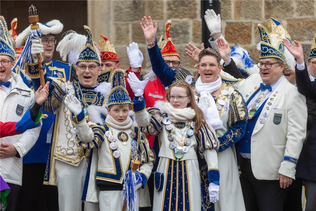 Clowns, Kamelle und viel Stimmung: Bei der offiziellen Schlüsselübergabe und anschließendem Kinderkarnevalsumzug (11. Februar) wurde in Stadtlohns Innenstadt bereits ordentlich gefeiert.