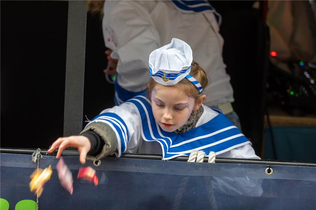 Clowns, Kamelle und viel Stimmung: Bei der offiziellen Schlüsselübergabe und anschließendem Kinderkarnevalsumzug (11. Februar) wurde in Stadtlohns Innenstadt bereits ordentlich gefeiert.