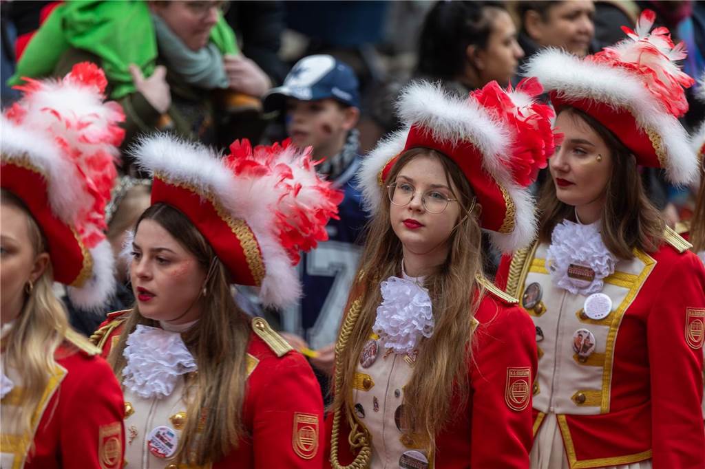 Clowns, Kamelle und viel Stimmung: Bei der offiziellen Schlüsselübergabe und anschließendem Kinderkarnevalsumzug (11. Februar) wurde in Stadtlohns Innenstadt bereits ordentlich gefeiert.