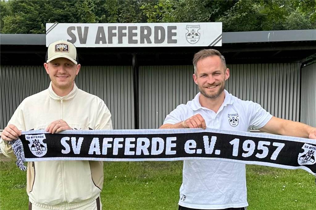 SV Afferde holt zwei ehemalige Westfalenliga-Spieler: Marko Schott lässt Kontakte spielen Co-Trainer Julian Blume begrüßte jetzt Dominik Boeven.