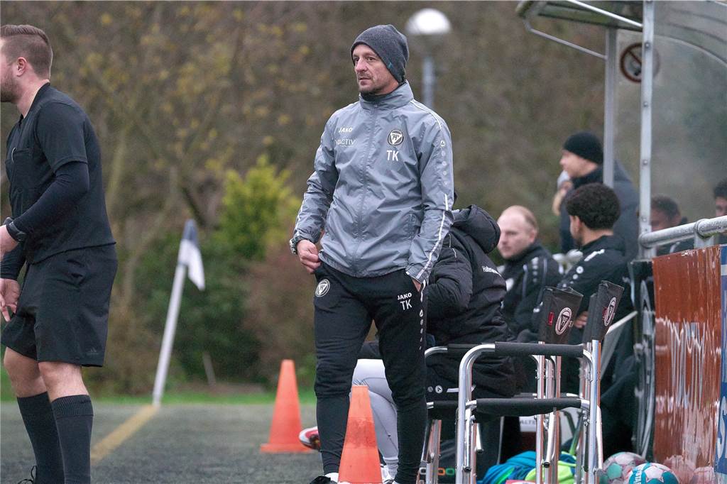 „Für uns alle sehr enttäuschend“ Co-Trainer Thorsten Kornmaier sah ein schwaches Spiel des TuS Haltern. Am Ende mussten sie sich mit 1:5 geschlagen geben.