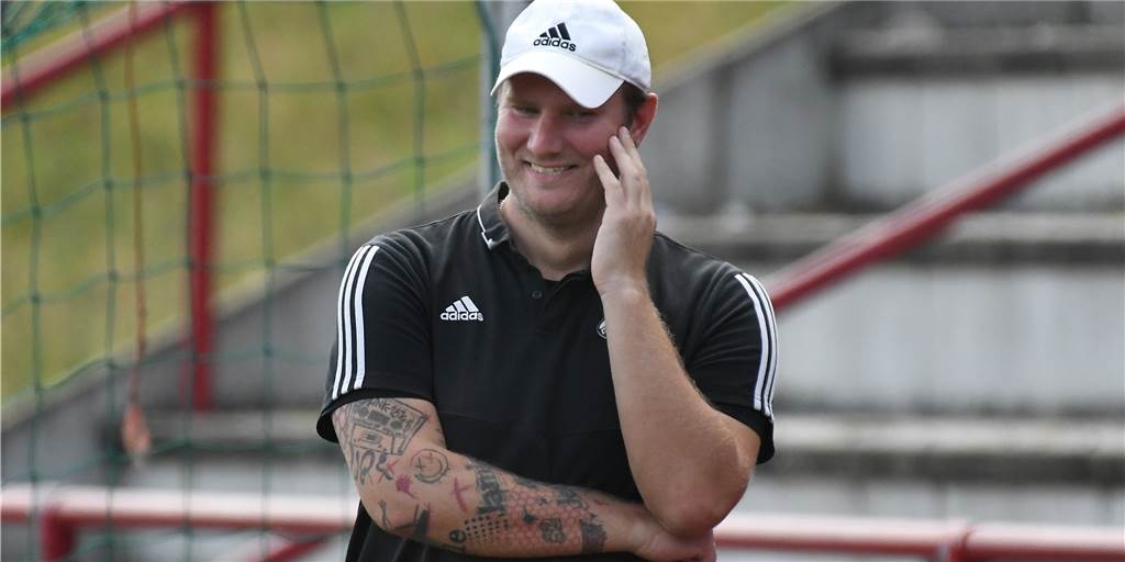 TuS Henrichenburg bleibt ungeschlagen - durch letzte Aktion gegen Titania Erkenschwick Coach Alexander Schmottlach und sein TuS Henrichenburg holten ein 3:3 gegen Titania Erkenschwick.