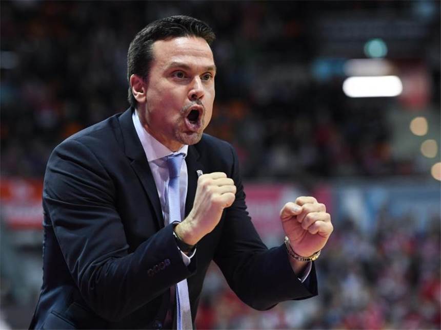 Bayreuths Basketballer wollen Bamberg stoppen Coach Raoul Korner ist mit Bayreuth das Überraschungsteam der Saison. Foto: Sven Hoppe