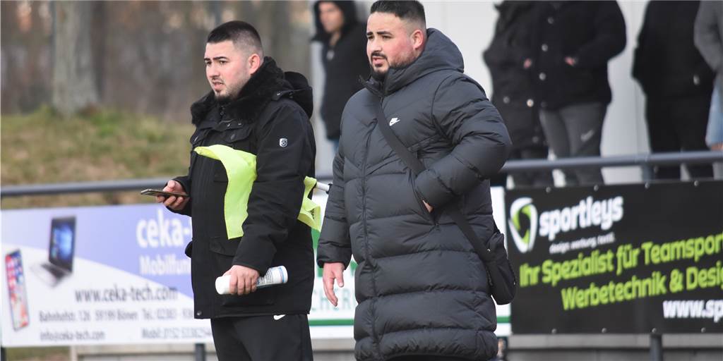 Nadir Kocapinar spricht über das TSC-Aus: „Den Frust nehmen wir leider mit nach Hause“ Coachten gemeinsam ihr letztes Heimspiel des TSC Kamen: Nadir (l.) und Nail Kocapinar.
