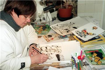 Comic-Zeichnerin Lona Rietschel malt Bilder für das Heft „Abrax und die 40 Räuber“ (1996). Foto: Hubert Link