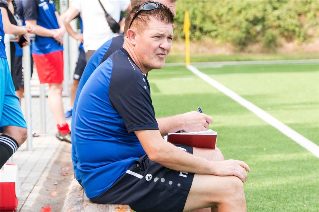 Flaesheims Onnebrink im Aufstiegs-Interview: „Da habe ich die Jungs an die Wand genagelt“ Concordia Flaesheims Michael Onnebrink war sich am letzten Spieltag auch nach dem 2:2-Ausgleich des SV Hochlar sicher, dass sein Team die Partie gewinnen würde.