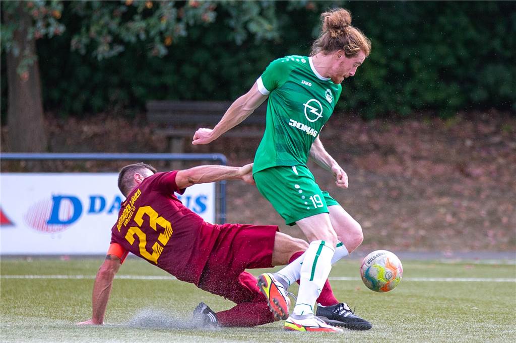 Großer Rückrunden-Check zur Bezirksliga 8: Zeichen stehen auf Dortmunder Aufstieg Conor O’Reilly (r.) kickt jetzt für den TuS Eichlinghofen.