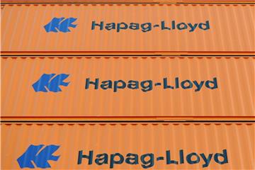 Container der Hapag-Lloyd auf dem Schiff „Hamburg Express“. Foto: Angelika Warmuth