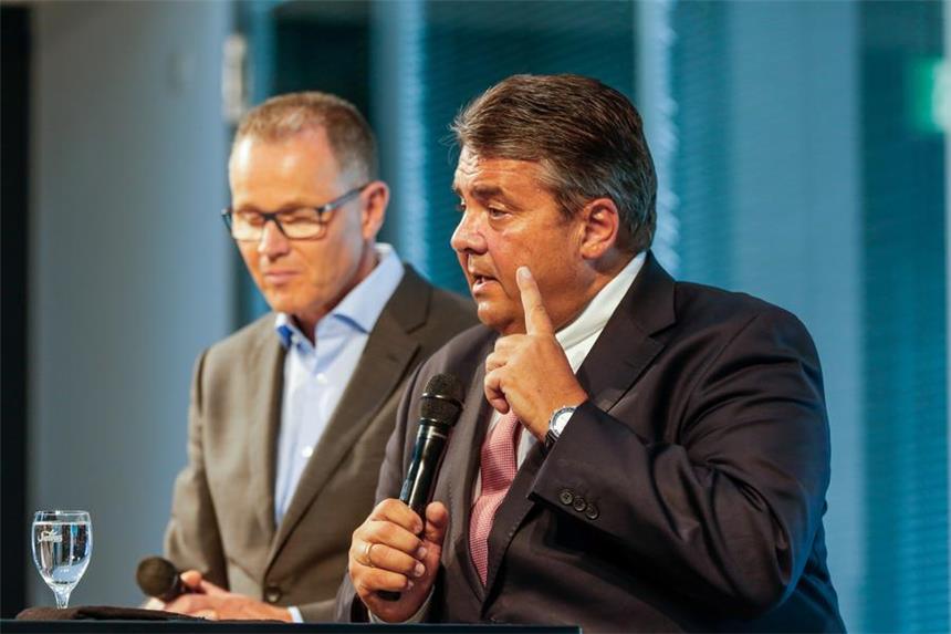 ®Copyright Stephan Schuetze