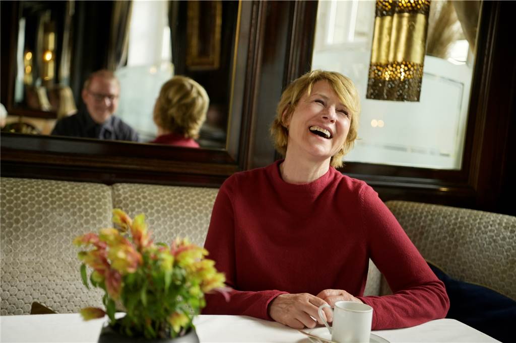 Kinofest Lünen: Starke Filme, spannende Wettbewerbe und neues Team Corinna Harfouch spielt die Hauptrolle im Film „Alles in bester Ordnung", bei dem Natja Brunckhorst Regie führte, die als 13-Jährige die Christiane F. in „Wir Kinder vom Bahnhof“ spielte.