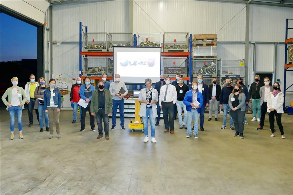 Stadtentwicklung: In Dorsten sind jetzt die Dörfer an der Reihe Corona-konform fand das erste Akteursgespräch in der Lagerhalle der Firma Elvermann in Lembeck statt. Etwa 25 engagierte Akteure der Porte Lembeck, des Bürgerforums Rhade sowie der Stadt Dorsten kamen dort zusammen.
