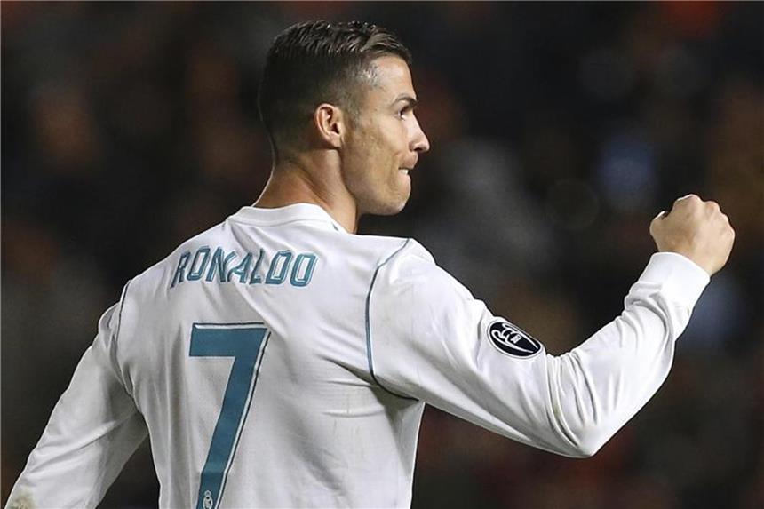 Real Madrid will als erstes Team Club-WM-Titel verteidigen Cristiano Ronaldo will Real Madrid zum Club-WM-Titel schießen. Foto: Petros Karadjias
