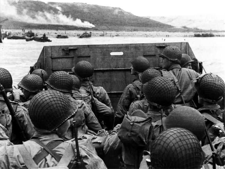 70 Jahre Kriegsende: «Sieg eines Ideals über eine Ideologie» D-Day: Ein Landungsboot bringt Soldaten der US-Army zum "Omaha Beach" in der Normandie. Foto: National Archives and Records Administration